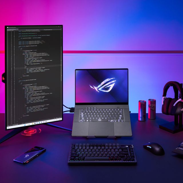 Scenario Photo of a Programming Set up With a Eclipse Gray 2024 Rog Zephyrus G16